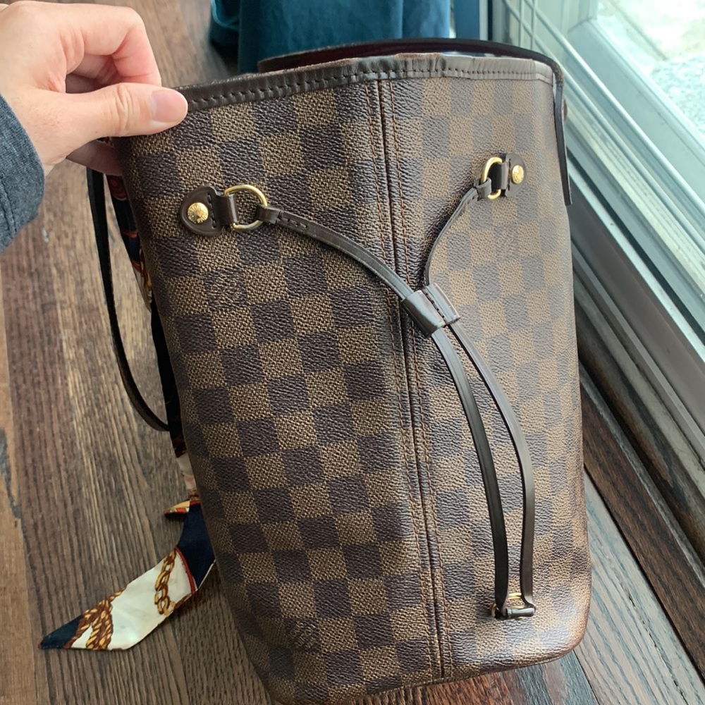 Louis Vuitton Neverfull MM - Picture 15 of 16